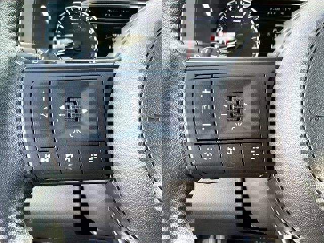 New 2025 Nissan Pathfinder S image 13