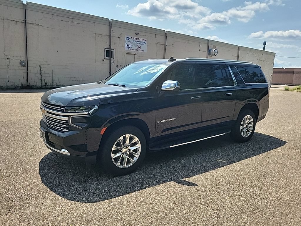 Used 2023 Chevrolet Suburban Premier AWD/4WD image 22