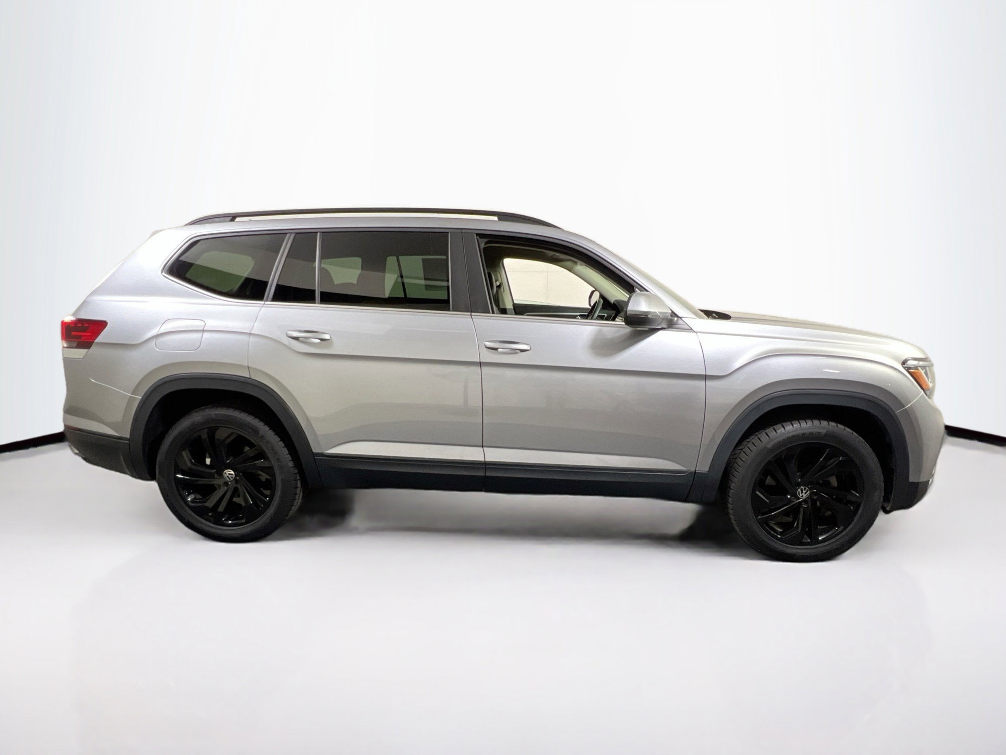 Used 2022 Volkswagen Atlas SE image 4