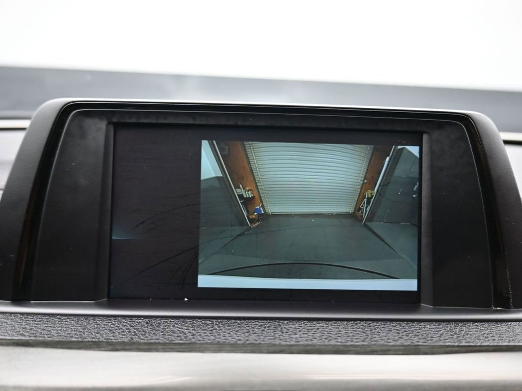 Used 2018 BMW 330e image 18