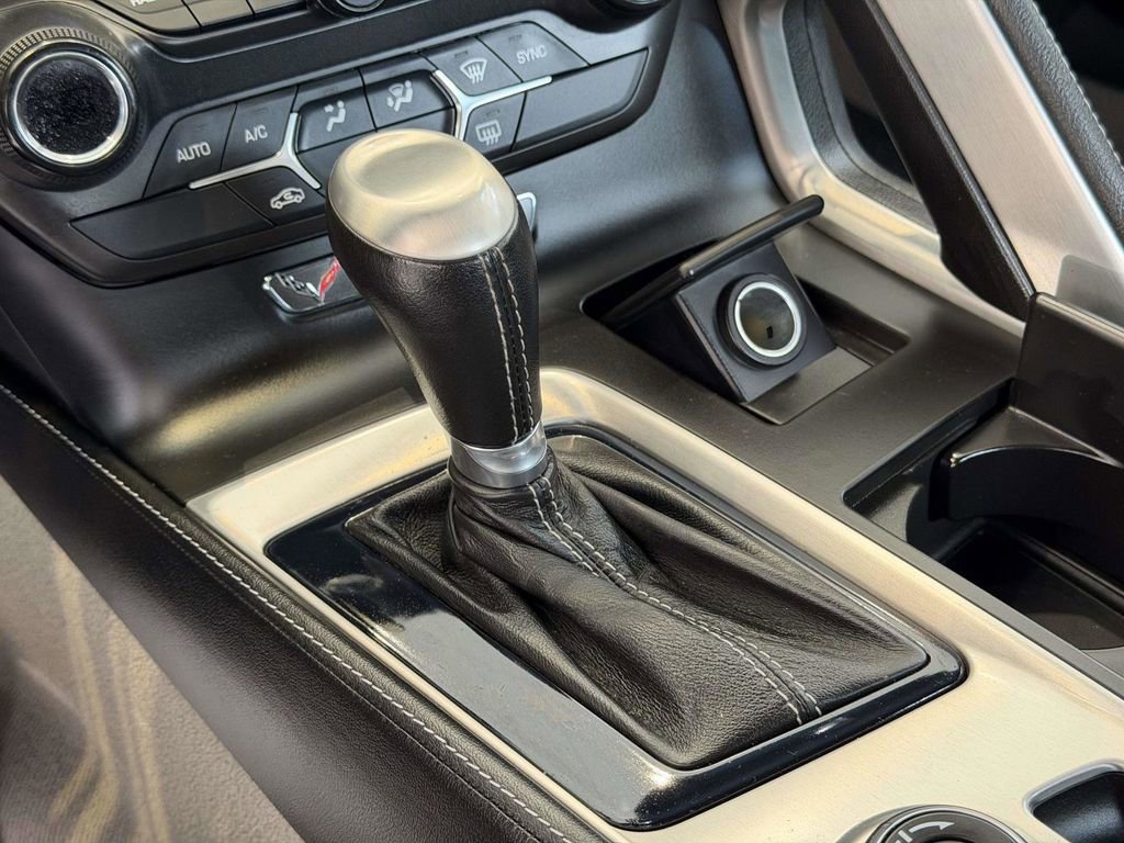 Used 2014 Chevrolet Corvette Stingray Convertible w/ Battery Protection Package image 8