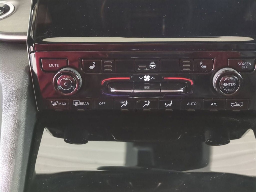 Used 2024 Jeep Grand Cherokee L Limited image 20