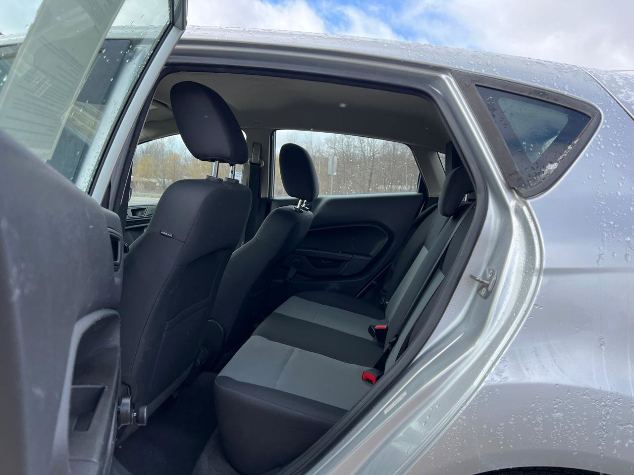Used 2015 Ford Fiesta S image 28