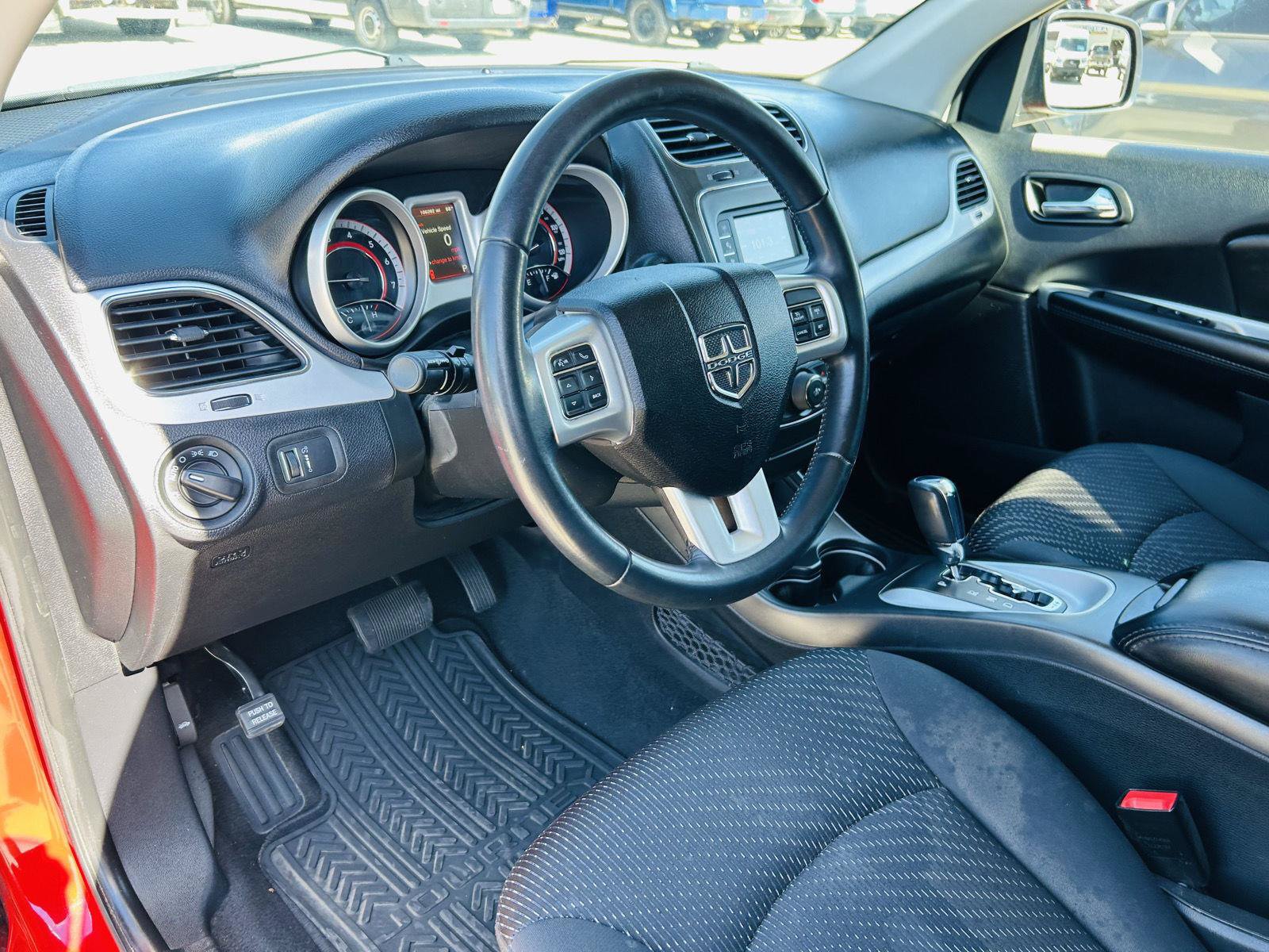 Used 2018 Dodge Journey SE w/ Connectivity Group FWD image 7
