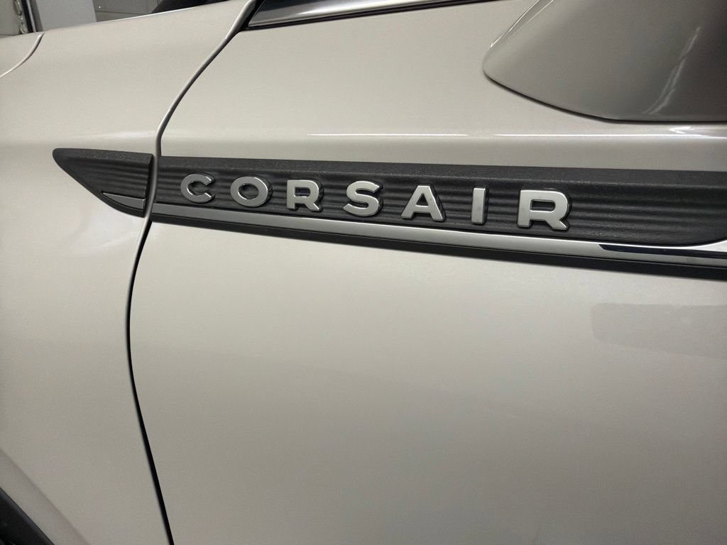 Used 2022 Lincoln Corsair AWD w/ Equipment Group 101A image 38
