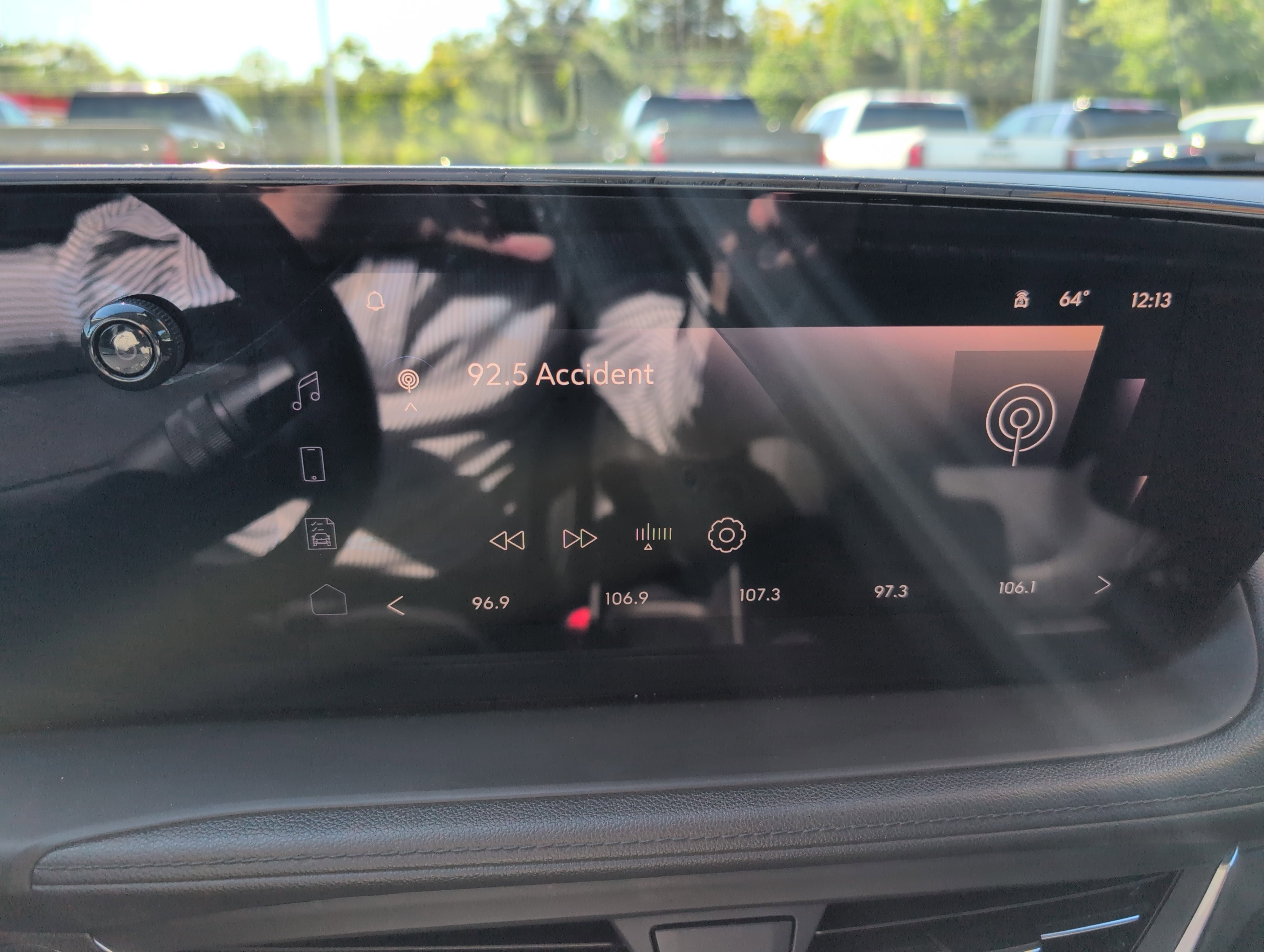 Used 2024 Buick Encore GX Sport Touring image 17