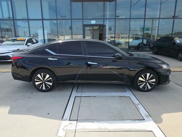 Used 2022 Nissan Altima 2.5 SV image 3