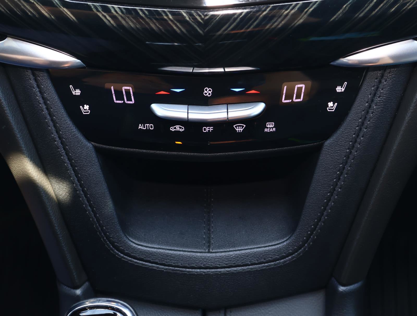 Used 2023 Cadillac XT6 Premium Luxury FWD image 29