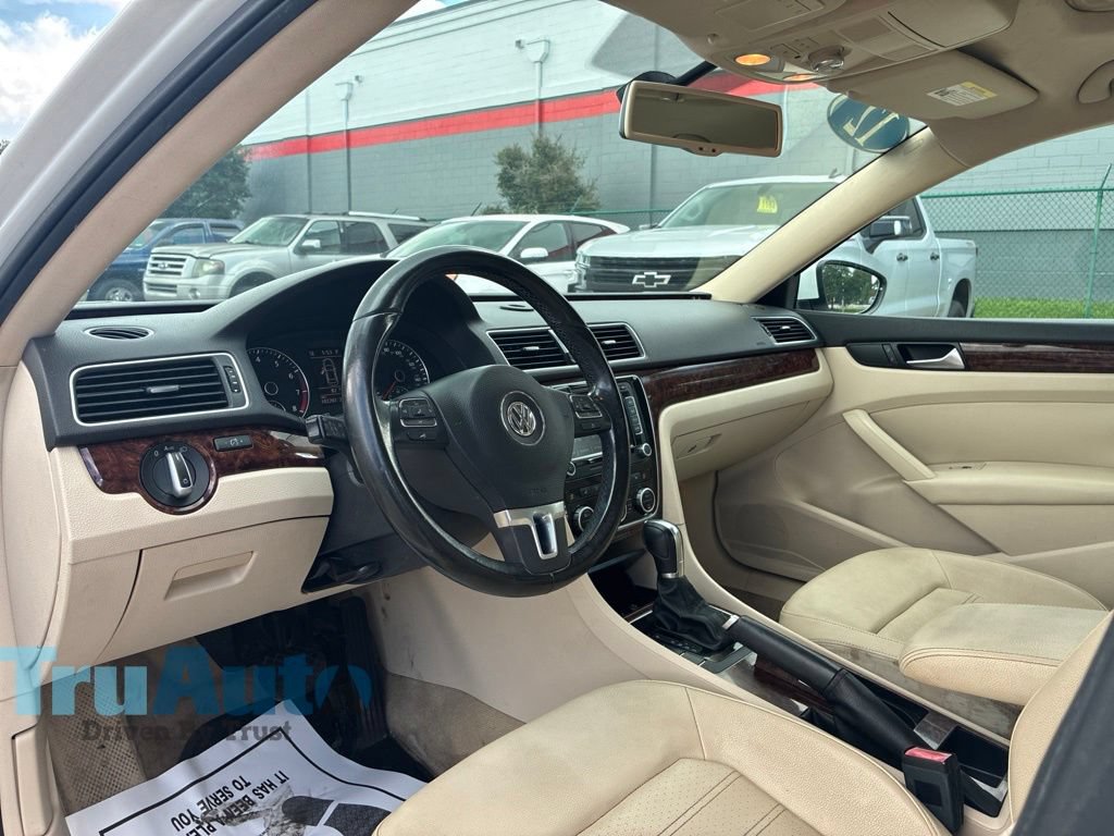 Used 2012 Volkswagen Passat 2.5 SEL FWD image 27