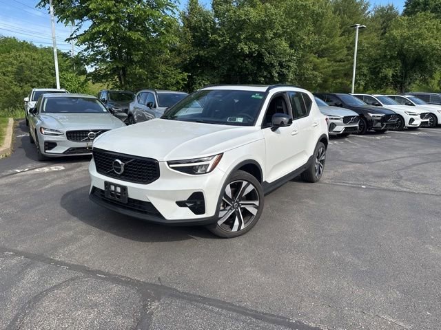Used 2023 Volvo XC40 B5 Plus w/ Protection Package Premier