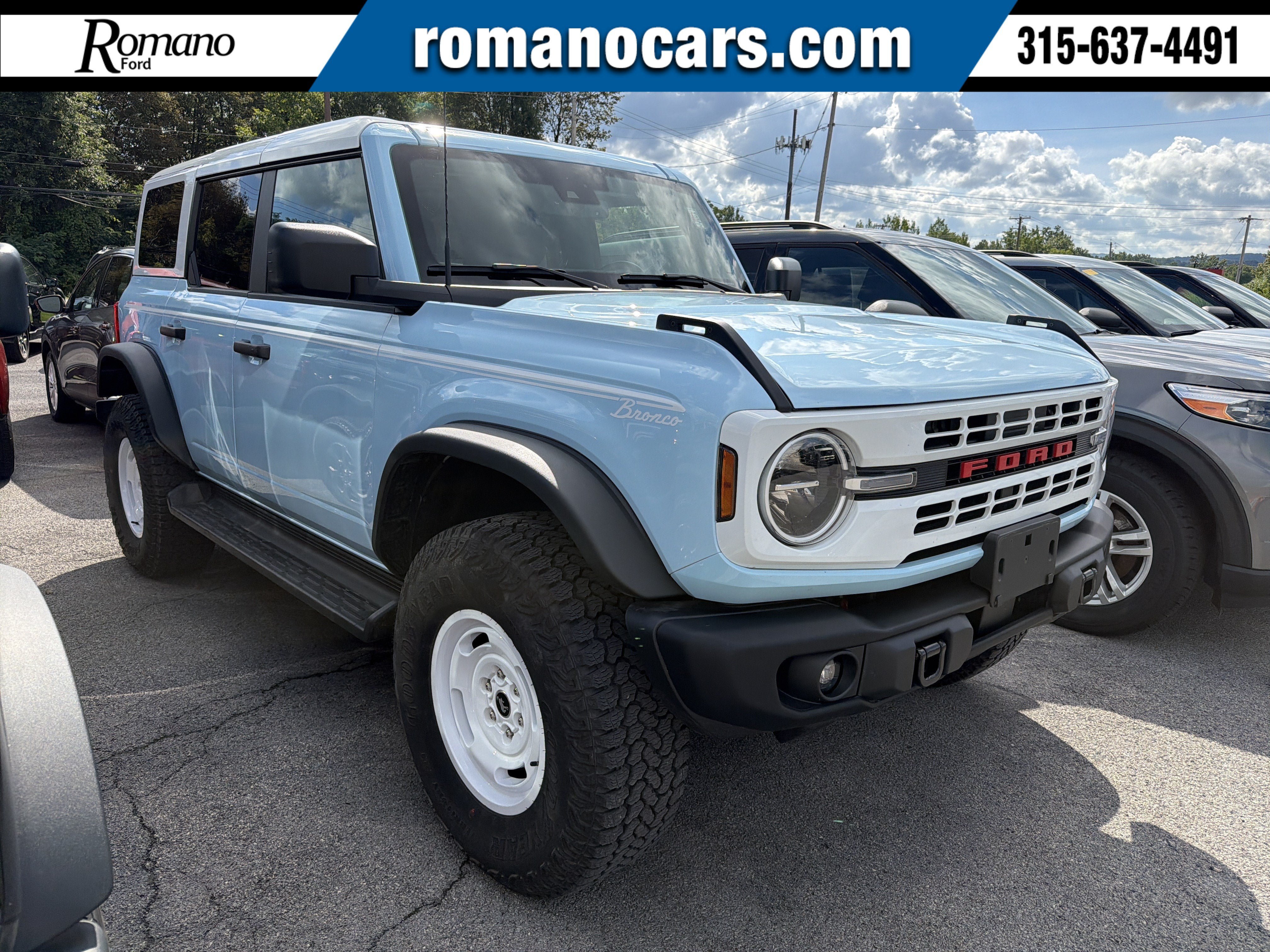 Used 2025 Ford Bronco Heritage Edition AWD/4WD image 1