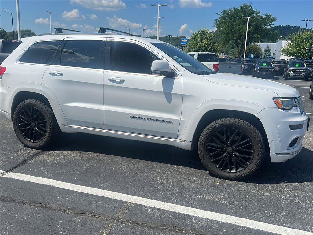 Used 2017 Jeep Grand Cherokee Summit w/ Platinum Series Group AWD/4WD image 3