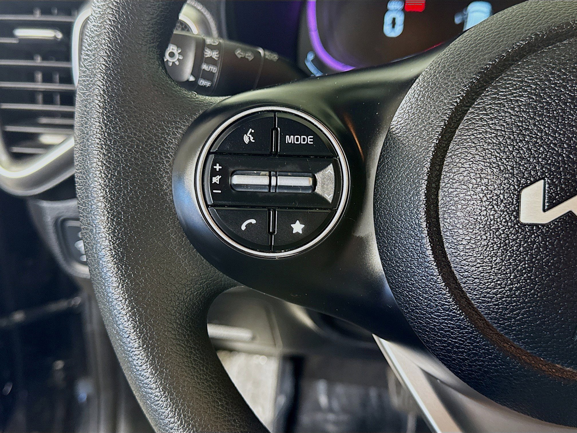 Used 2025 Kia Soul LX w/ LX Technology Package image 14