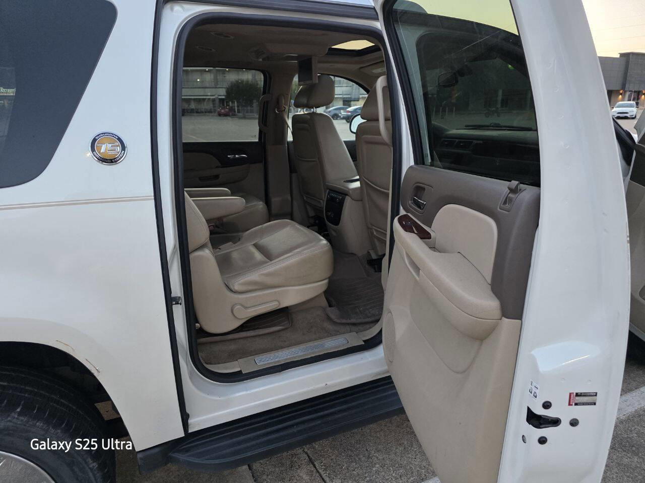 Used 2010 Chevrolet Suburban LTZ AWD/4WD image 19