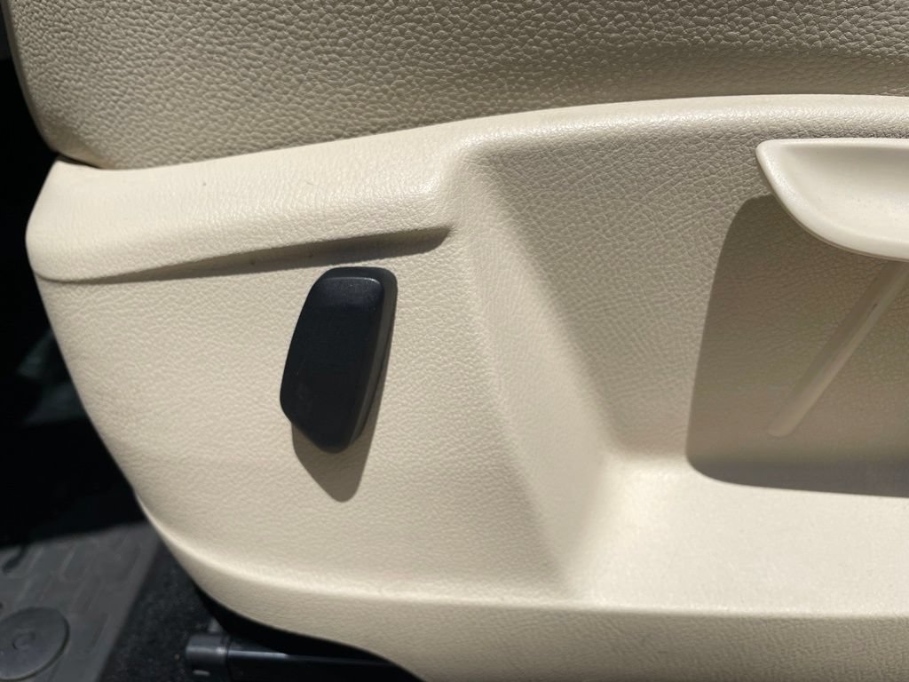 Used 2015 Volkswagen Tiguan SE FWD image 17