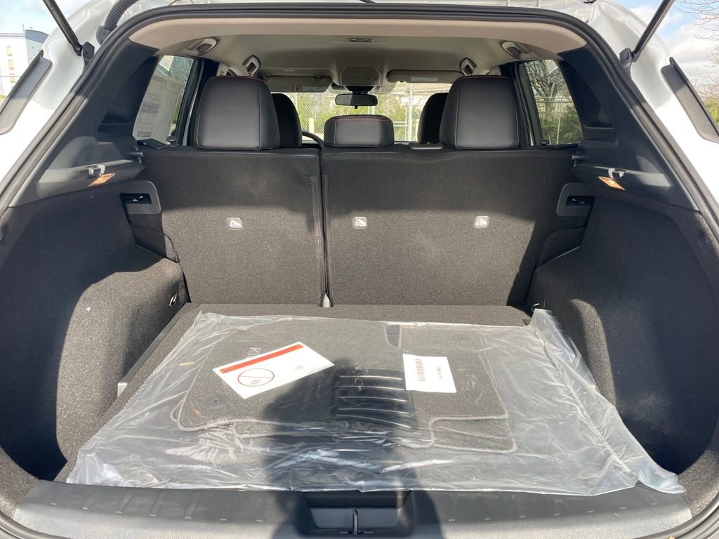 Used 2025 Nissan Kicks SR image 10