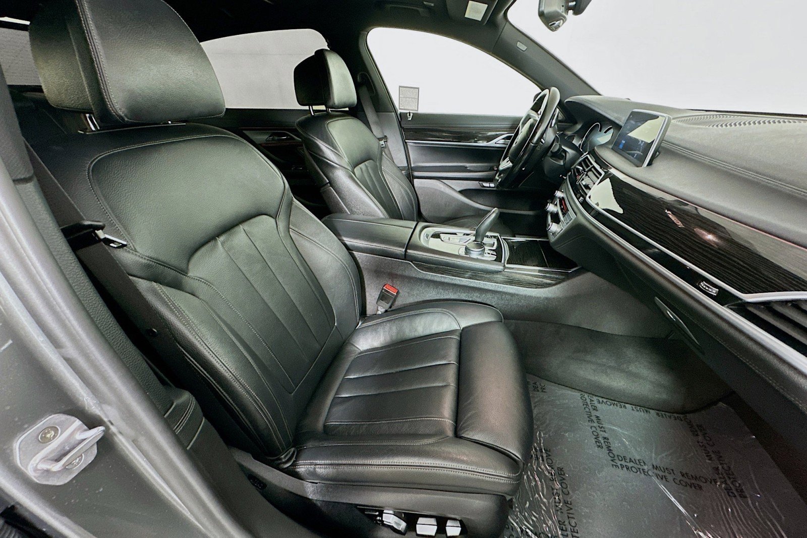 Used 2018 BMW 750i RWD image 8