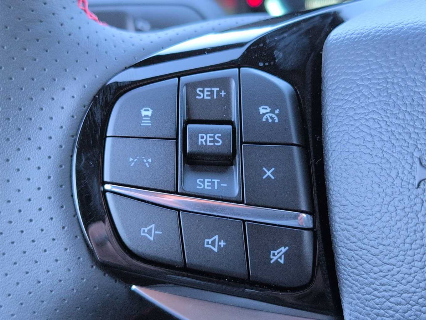 New 2026 Ford Explorer ST-Line w/ ST-Line Street Pack RWD image 21