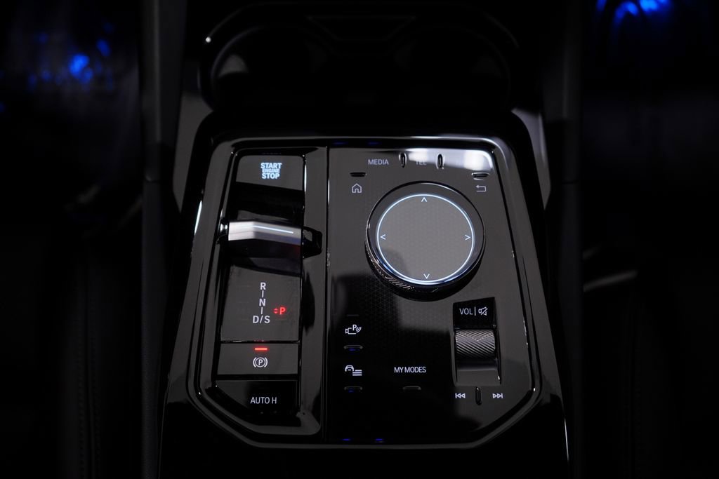 Used 2024 BMW 530i w/ Convenience Package image 13