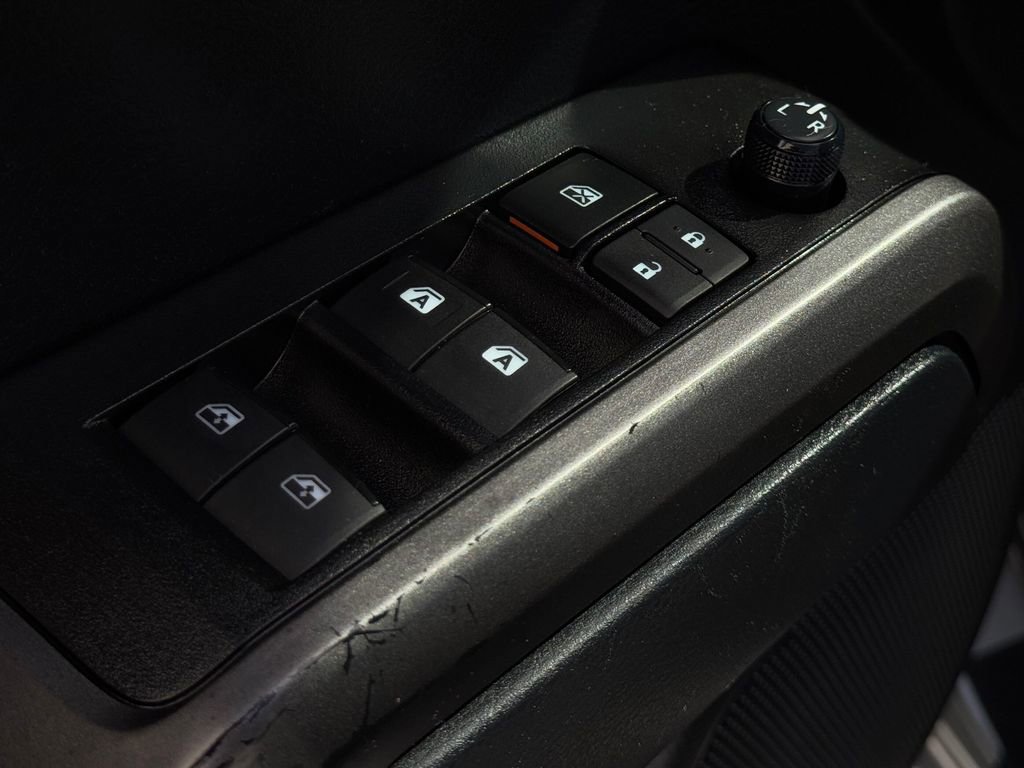 Certified 2020 Toyota Tacoma TRD Off-Road AWD/4WD image 11