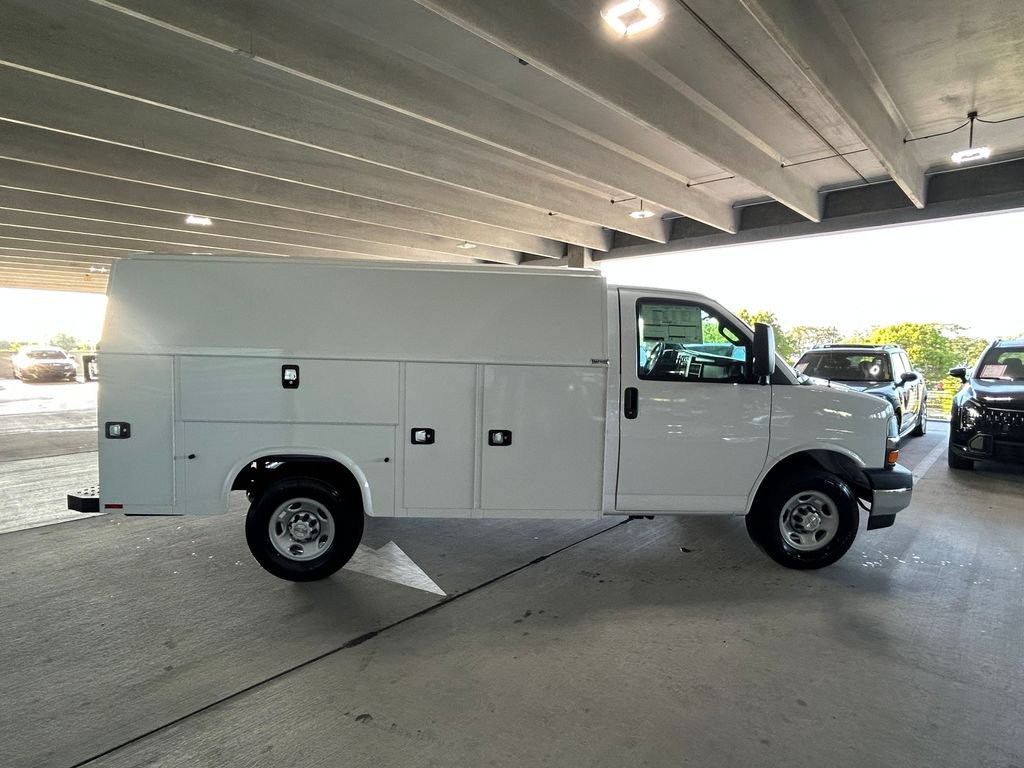 New 2026 Chevrolet Express 3500 w/ Power Convenience Package RWD image 4