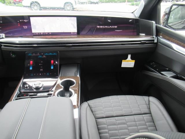 New 2026 Cadillac Escalade Platinum Sport AWD/4WD image 15