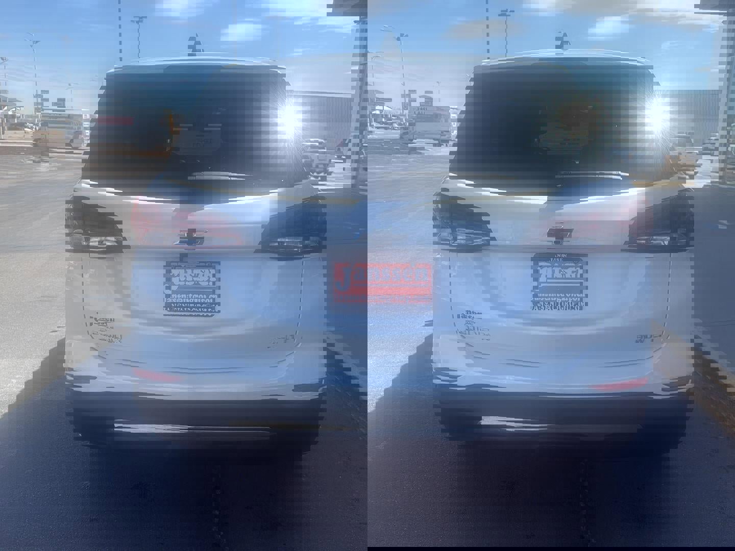 Used 2023 Chevrolet Equinox LT image 3