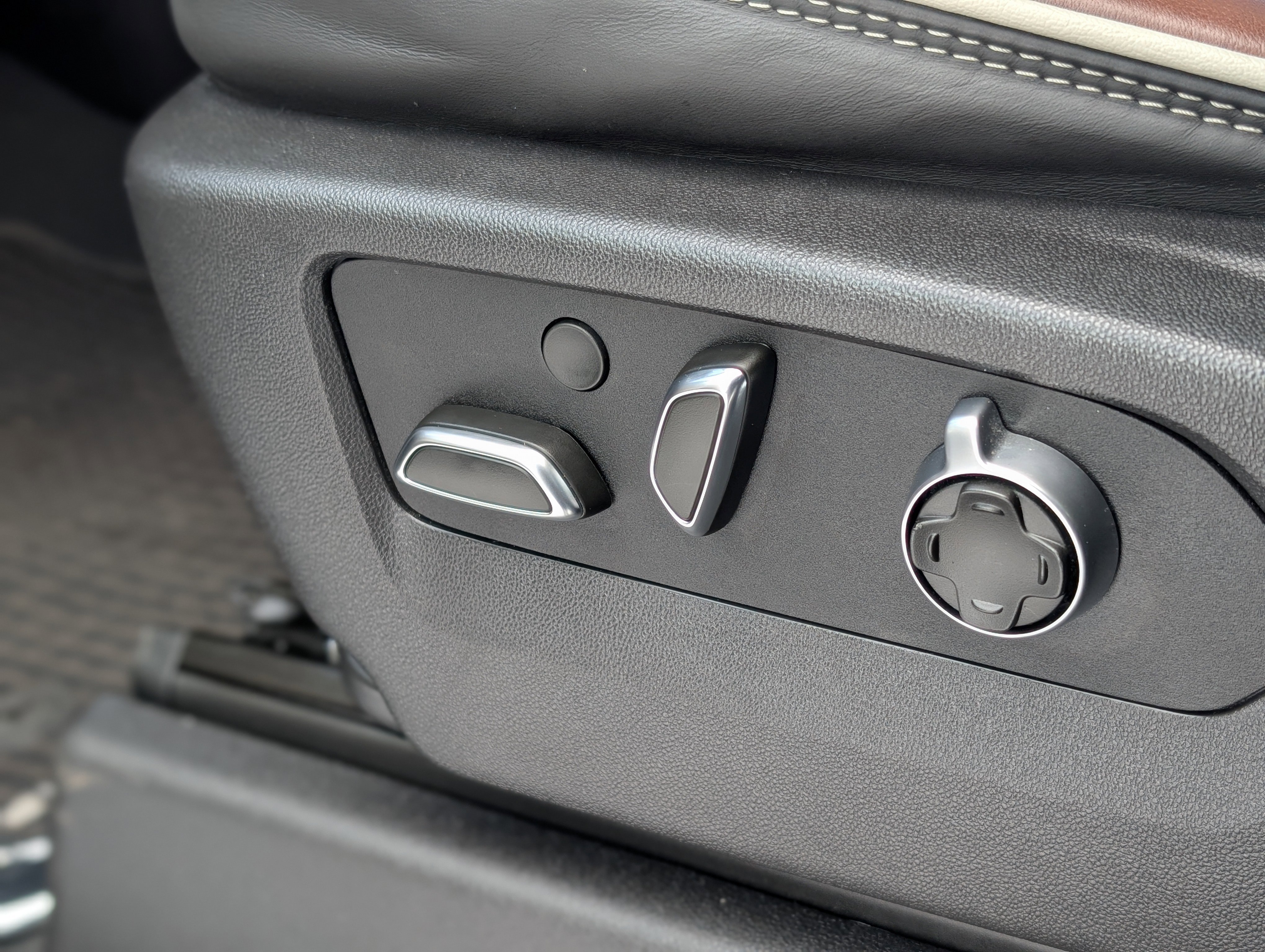 Used 2025 GMC Sierra 1500 Denali Ultimate image 41