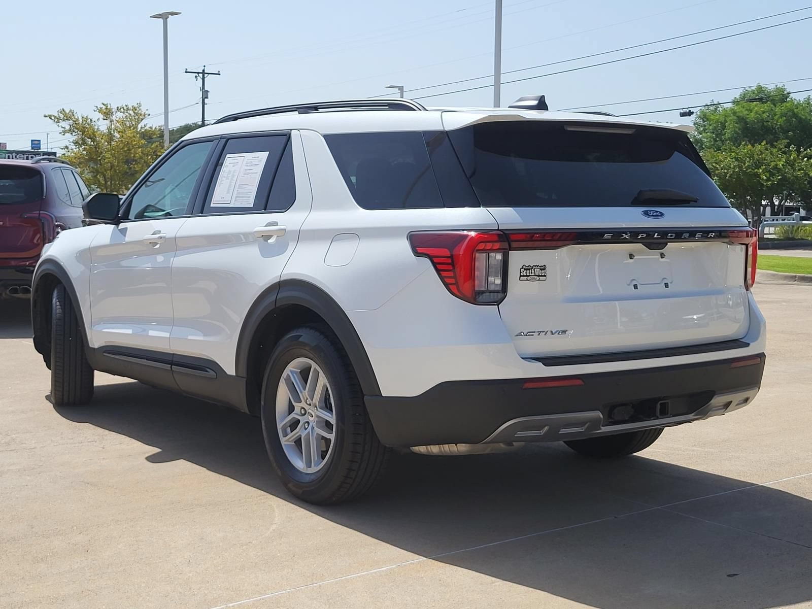 Used 2026 Ford Explorer Active w/ Active Comfort Package RWD image 8