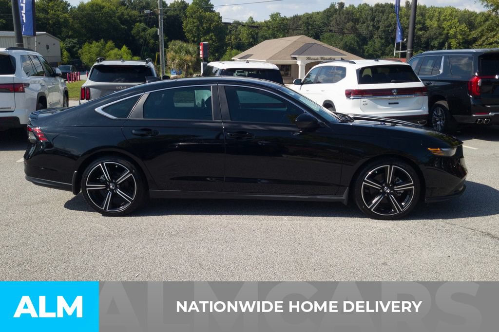 Used 2025 Honda Accord Sport image 4