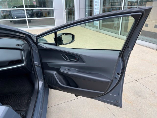 Used 2025 Toyota Prius LE FWD image 36