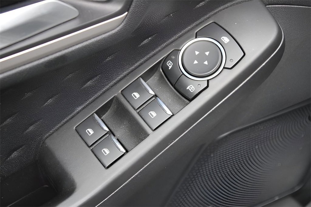 Used 2020 Ford Escape SE image 17