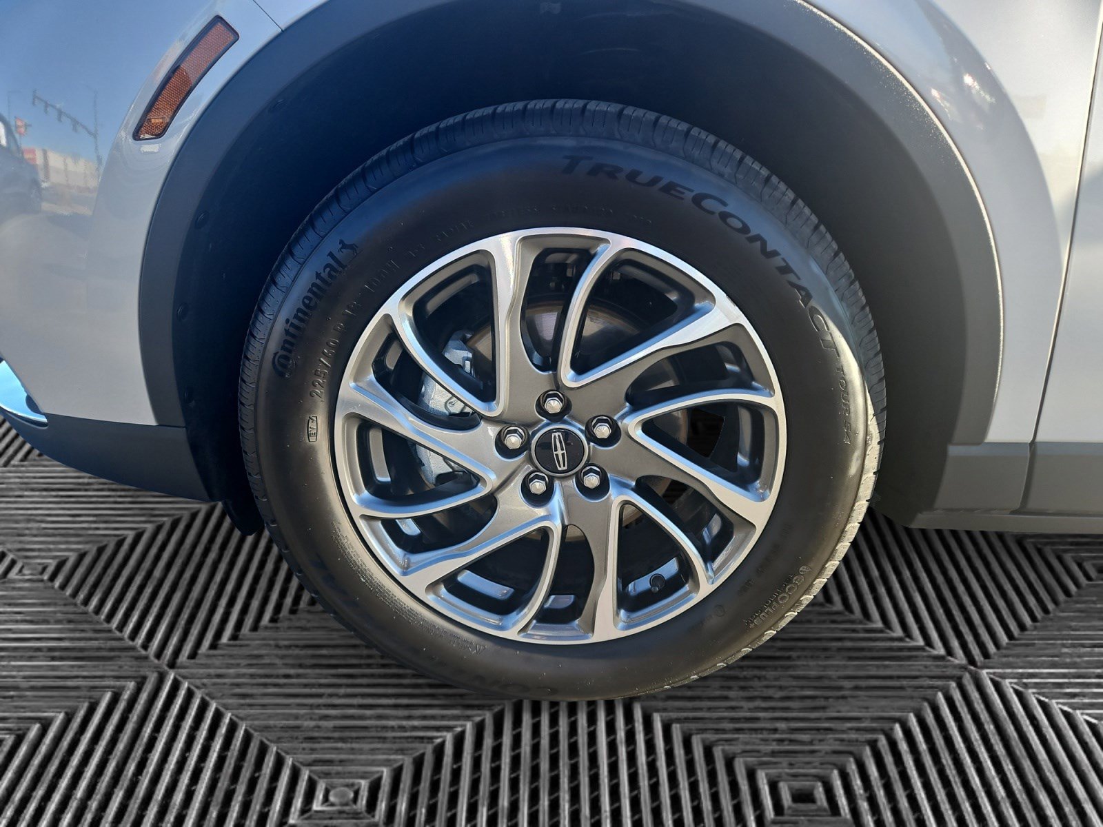 Certified 2022 Lincoln Corsair Standard w/ Equipment Group 101A image 14