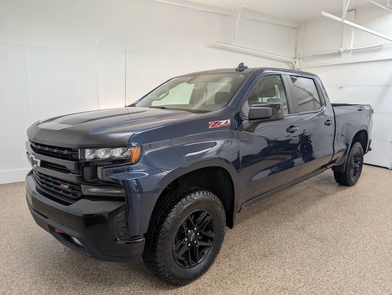 Used 2019 Chevrolet Silverado 1500 LT Trail Boss AWD/4WD image 2