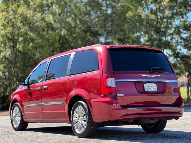Used 2015 Chrysler Town & Country Touring-L w/ Driver Convenience Group FWD image 7
