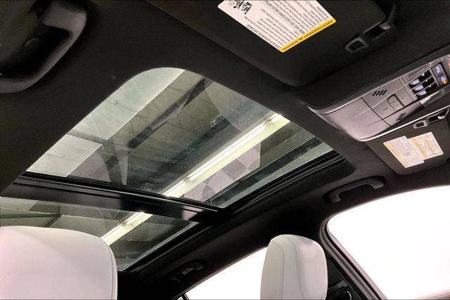 Used 2024 Cadillac XT4 Sport AWD/4WD image 20
