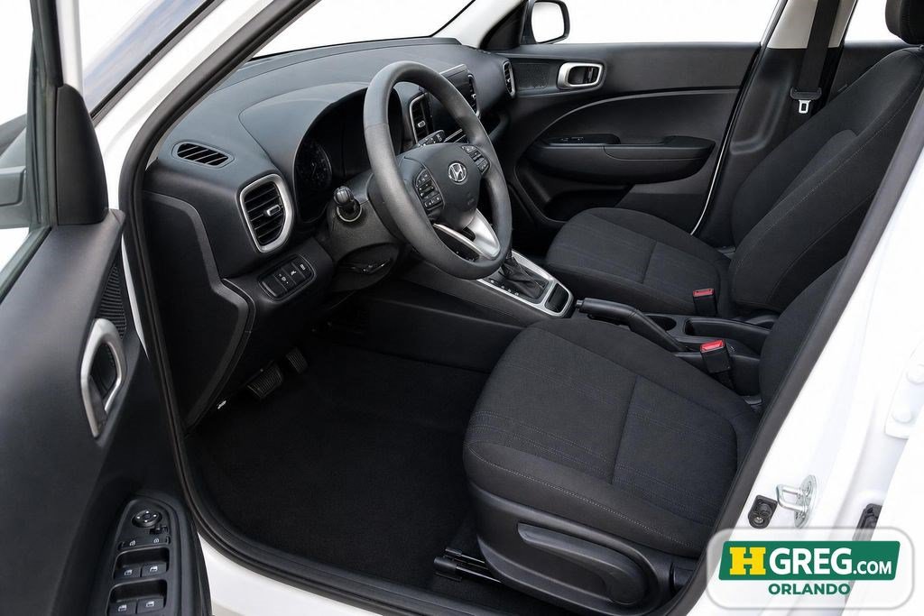Used 2021 Hyundai Venue SE FWD image 7