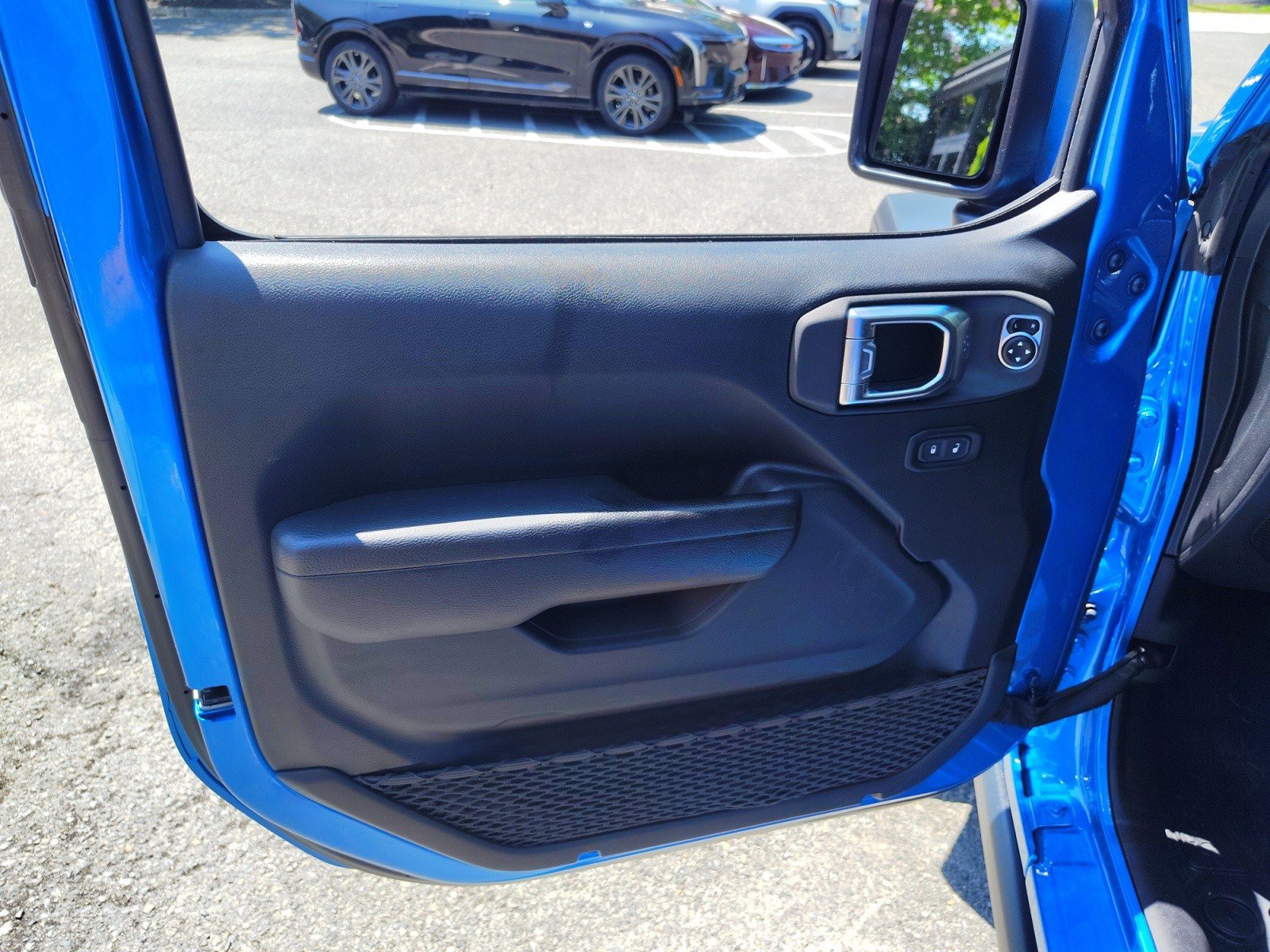 Used 2023 Jeep Gladiator Mojave w/ Cold Weather Group AWD/4WD image 20