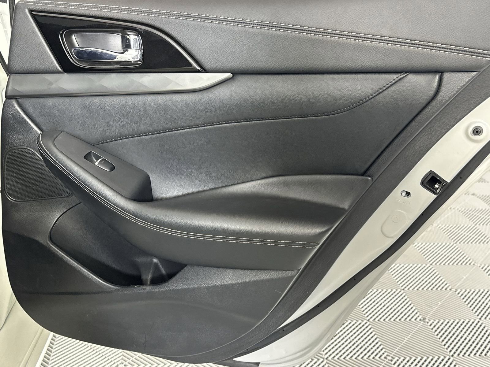 Used 2021 Nissan Maxima 3.5 SV w/ Floor Mat Group FWD image 32