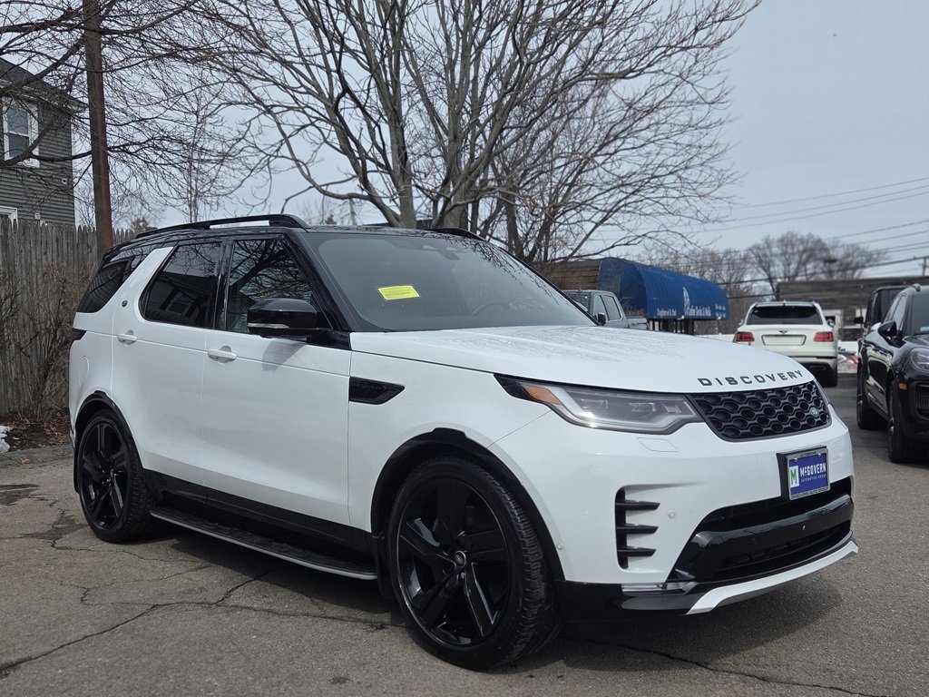 Used 2025 Land Rover Discovery Dynamic SE image 7