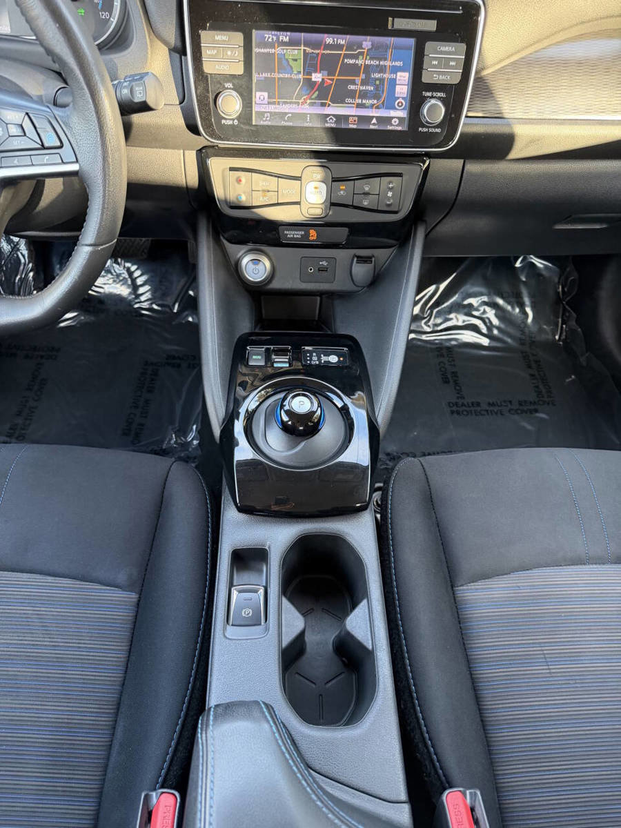 Used 2018 Nissan Leaf SV w/ SV Technology Package image 22