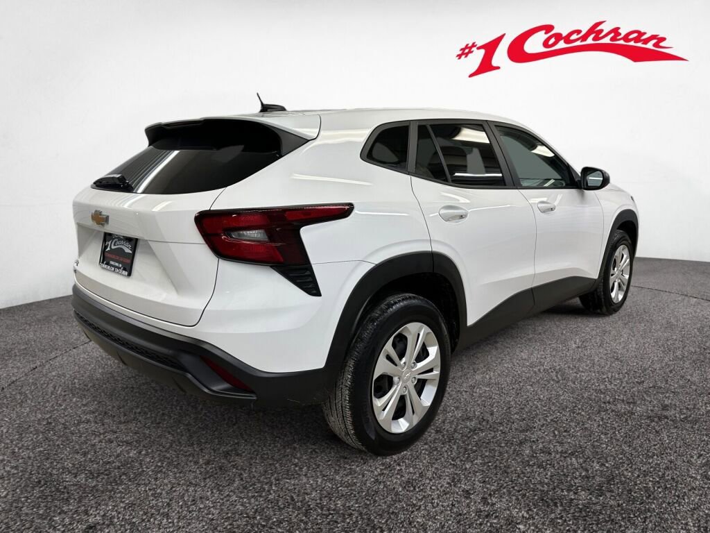 Certified 2024 Chevrolet Trax LS w/ Driver Confidence Package image 22