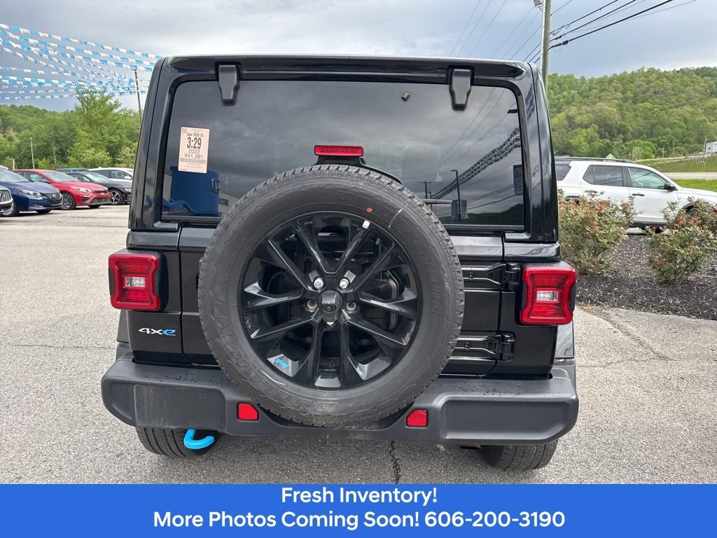 Used 2022 Jeep Wrangler Unlimited Sahara w/ Cold Weather Group AWD/4WD image 5