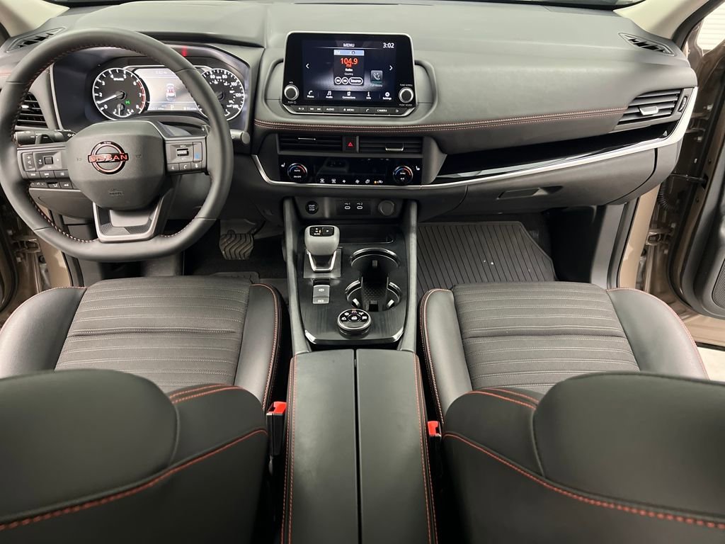 Used 2025 Nissan Rogue SV image 34