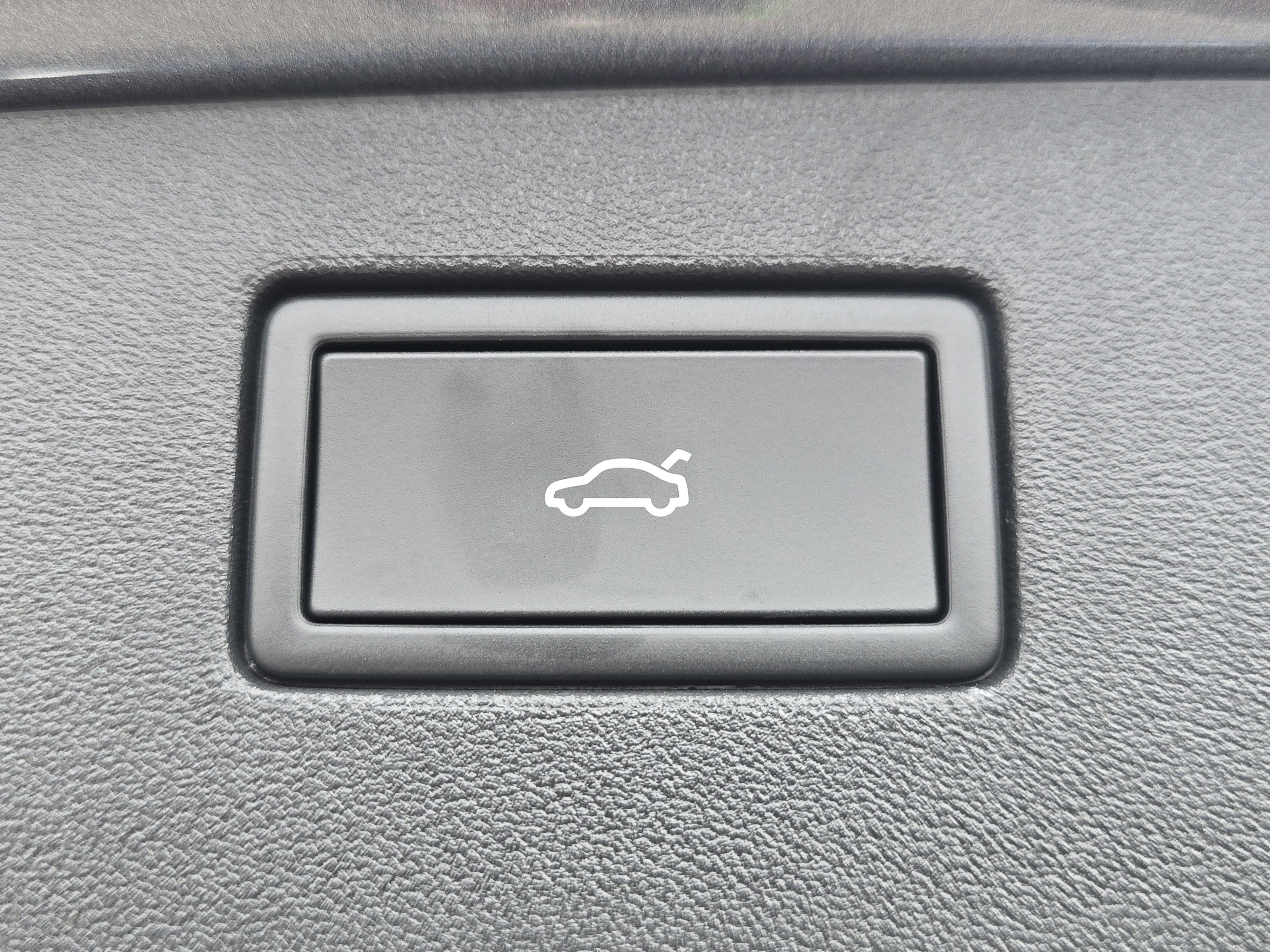 New 2025 Volkswagen Tiguan SE image 15