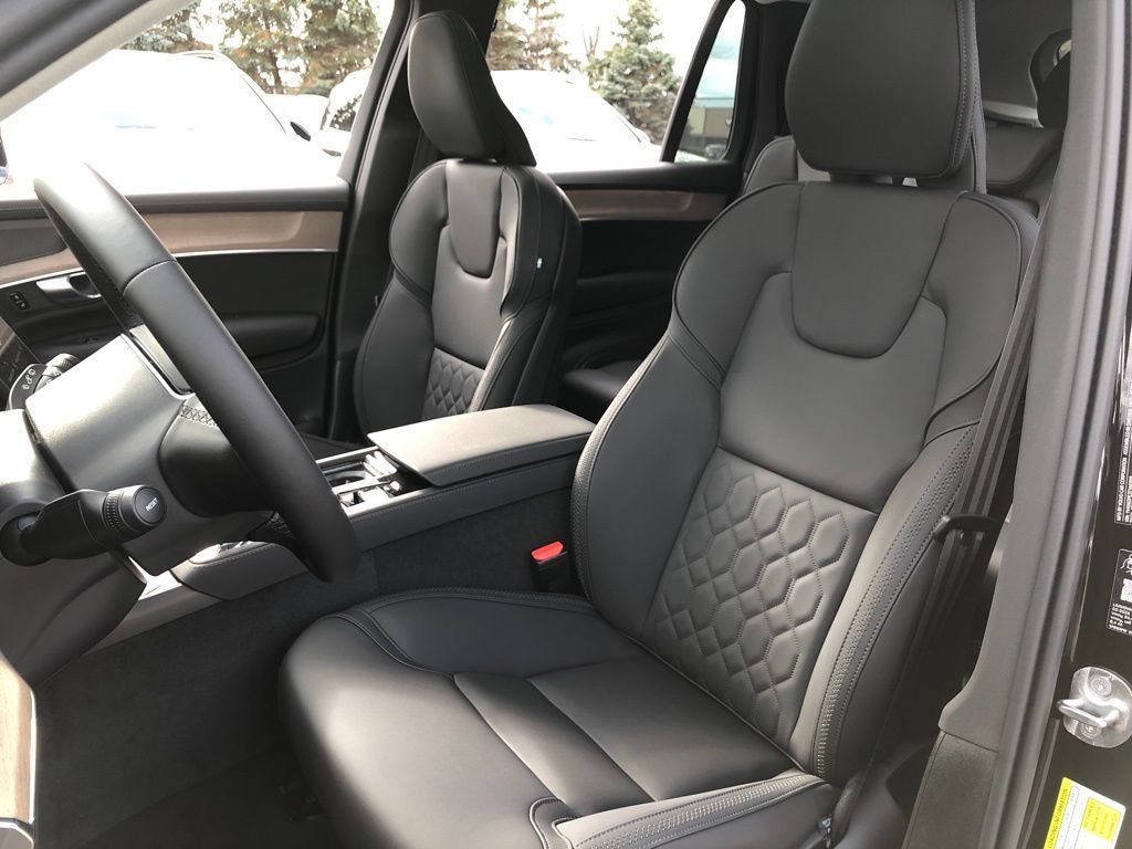 New 2026 Volvo XC90 B6 Plus w/ Protection Package Premier AWD/4WD image 26