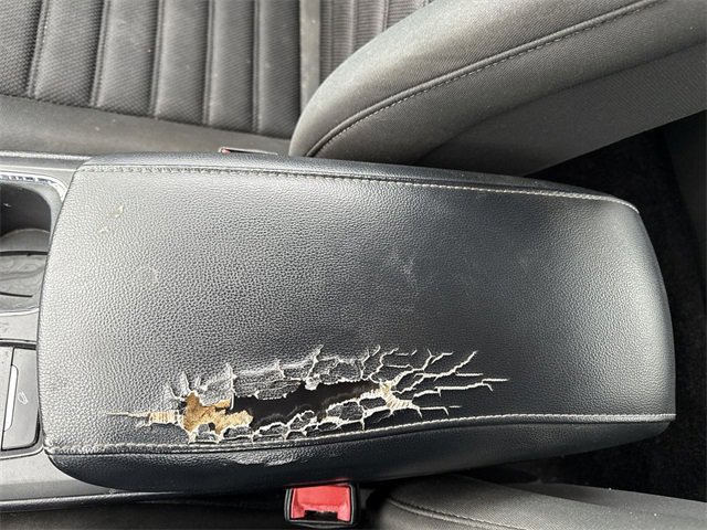 Used 2017 Ford Fusion SE w/ Fusion SE Technology Package image 27