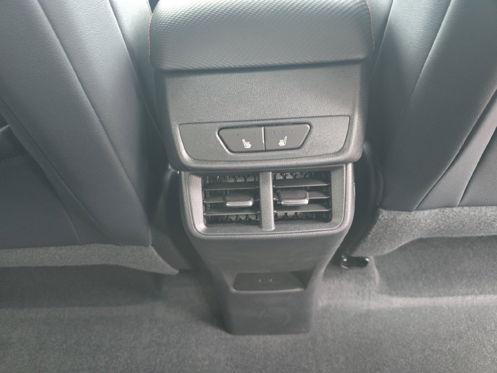 New 2027 Chevrolet Equinox RS w/ Convenience Package III AWD/4WD image 18