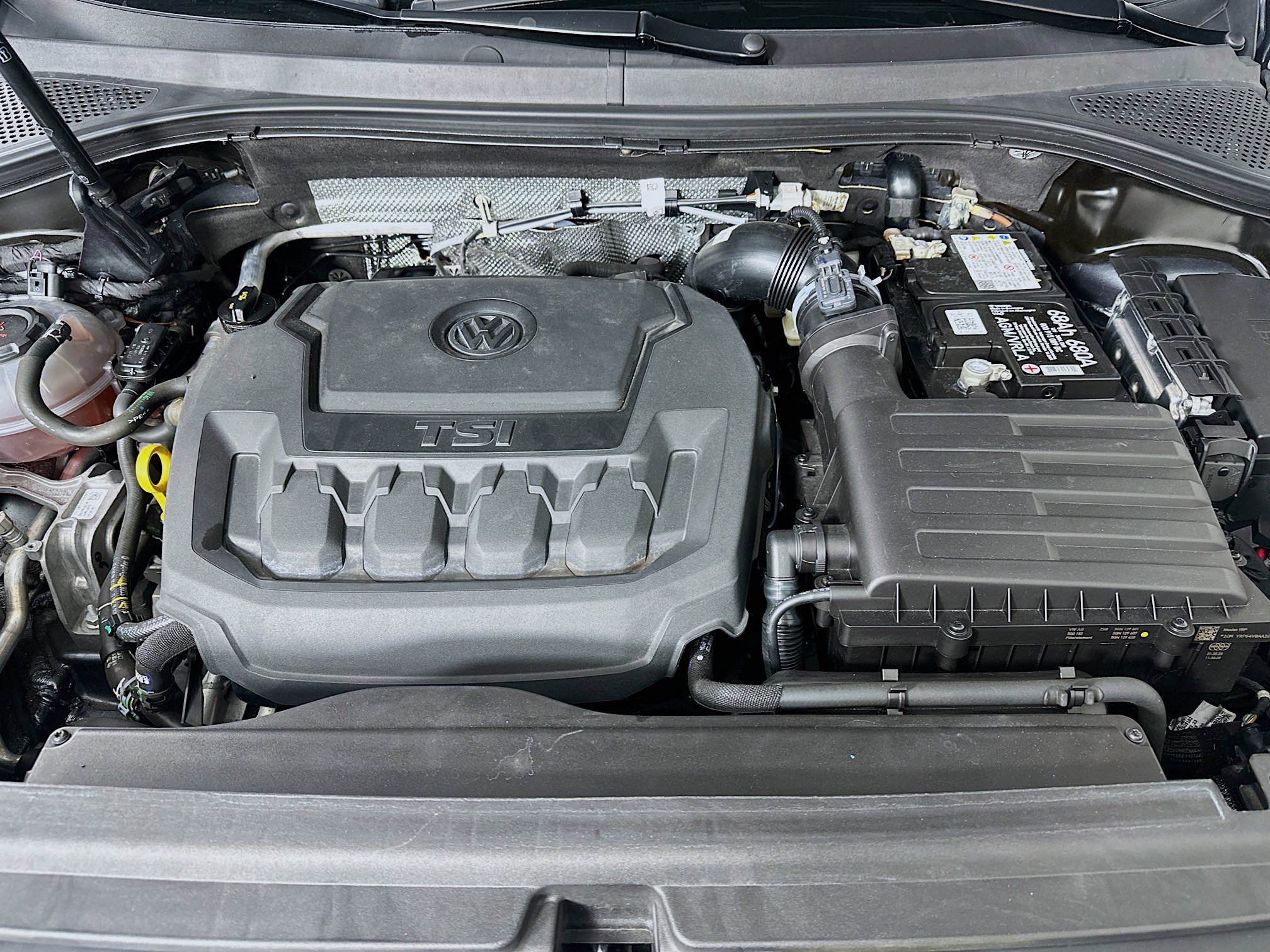 Used 2023 Volkswagen Tiguan SE w/ Panoramic Sunroof Package FWD image 32
