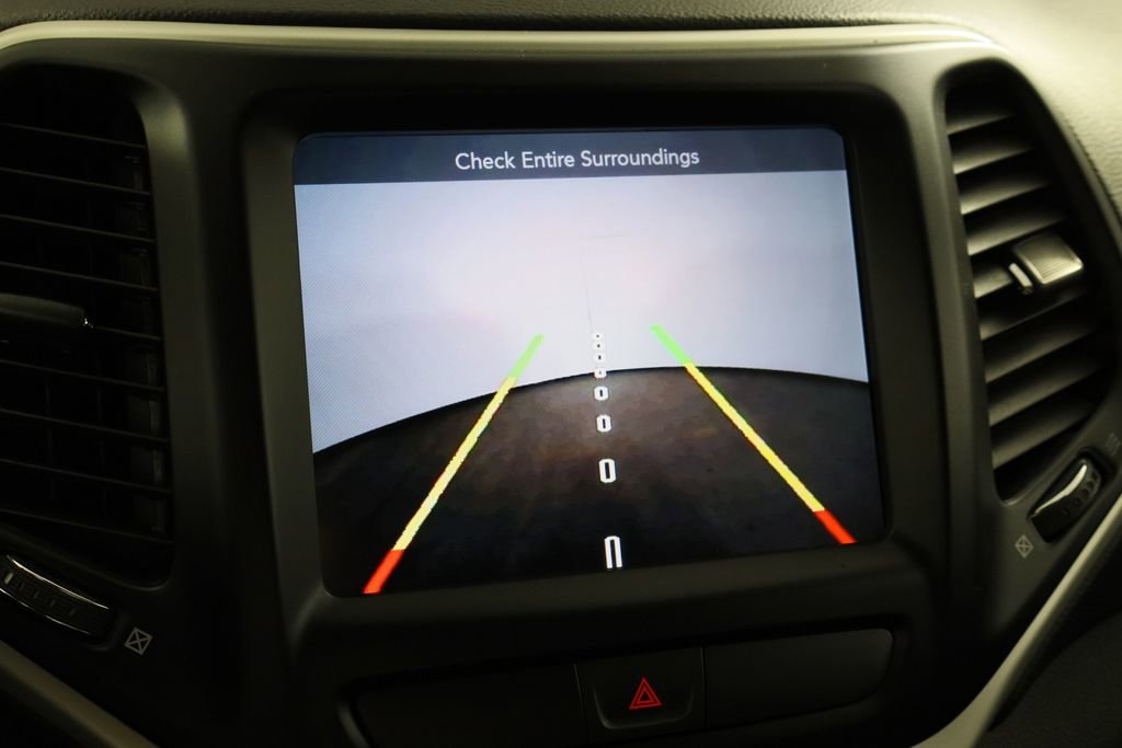 Used 2018 Jeep Cherokee Latitude Plus FWD image 35